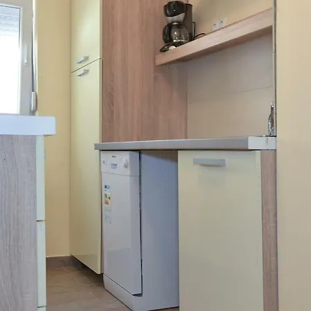 Apartment Sax *