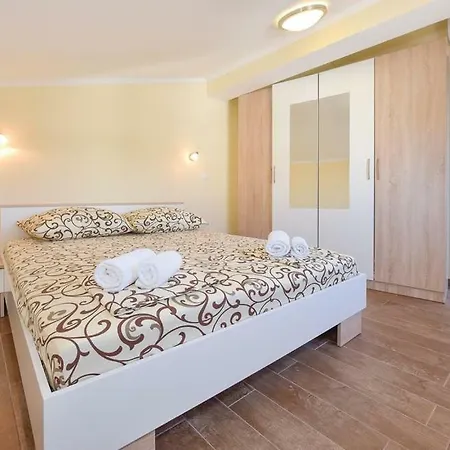 Apartment Sax Jezera